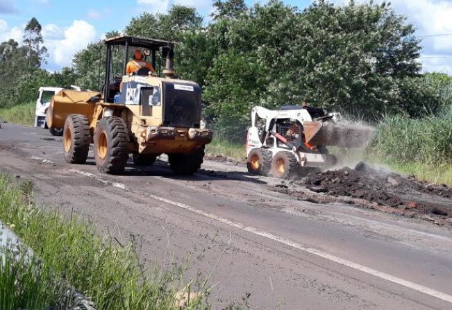 Departamento de Estrada e Rodagem inicia os reparos na rodovia SP-315
